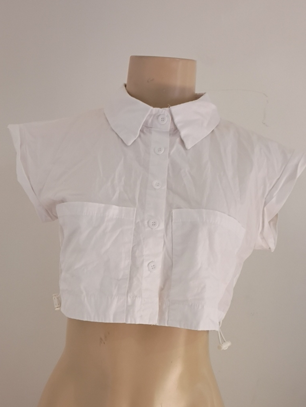 Source Unknown White Cropped Button-Front Top with Patch Pockets